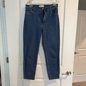 Abercrombie & Fitch The Mom High Rise Jean